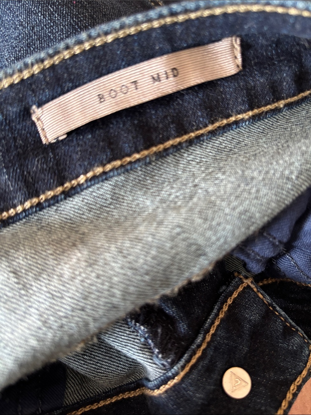 GUESS Boot Cut Mid Rise Whiskered Jeans 29 - Picture 9 of 10